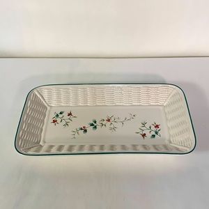 Pfaltzgraff Winterberry Wicker look bread serving Tray Stoneware